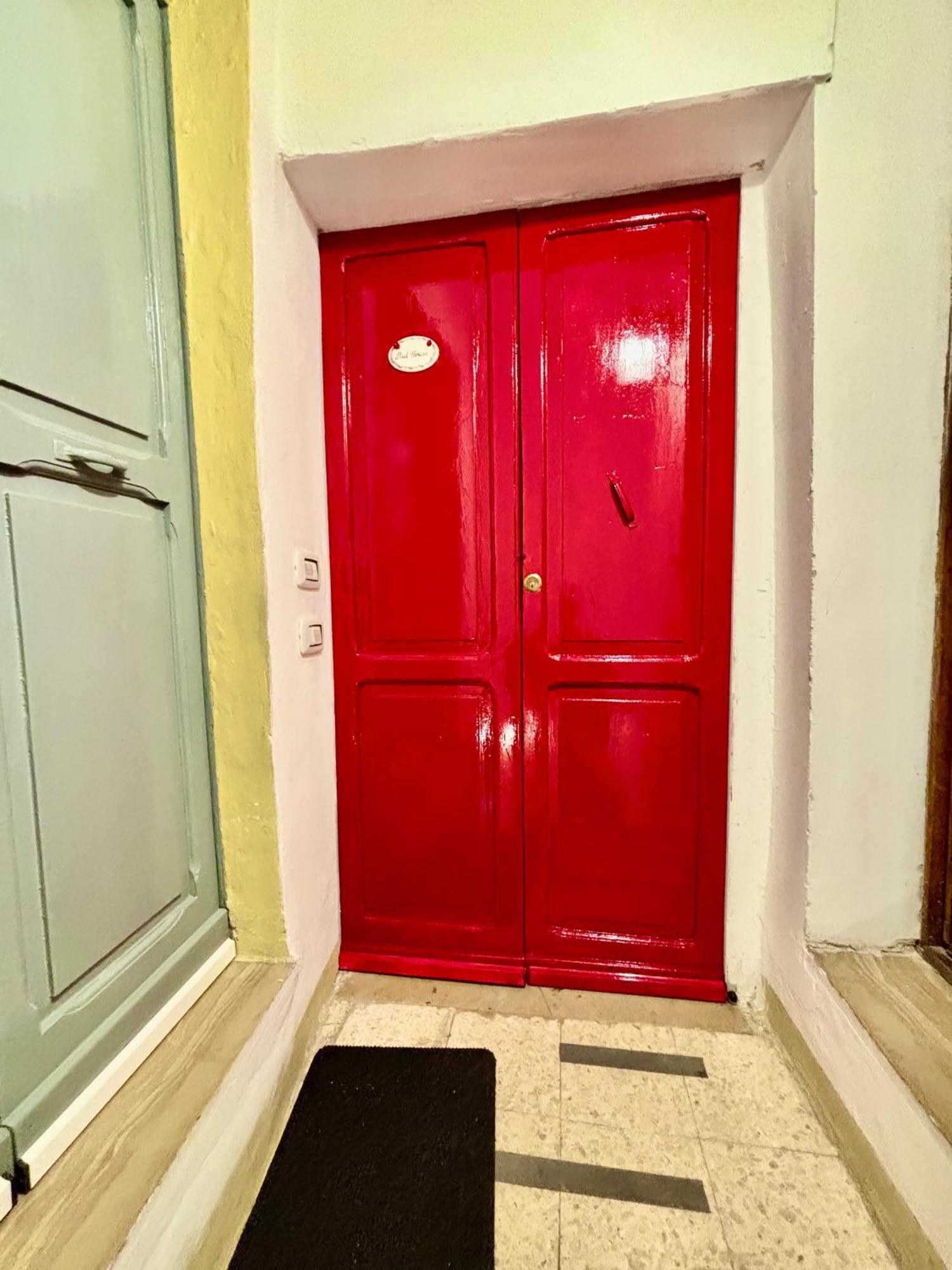 דירות גוביו Red House מראה חיצוני תמונה